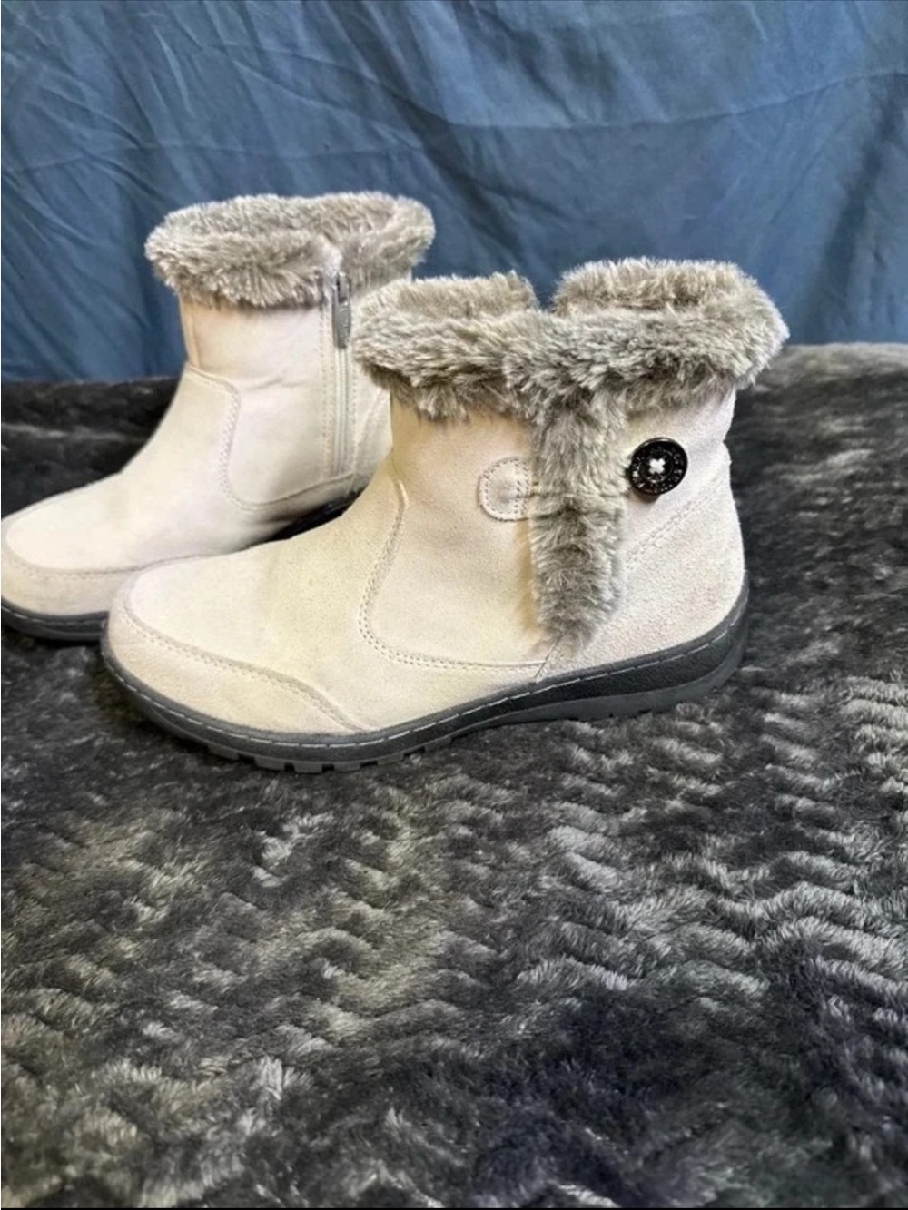 Khombu Light Gray Faux Fur Cuff Winter Ankle Boots